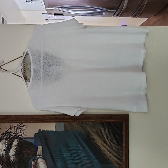 October Sale. Buy 1 Get 1 Free..Old Navy Ladies White shorts sleeved top NWT - Picture 2 of 6